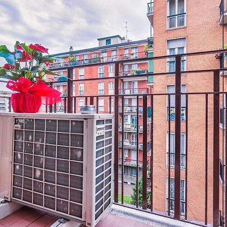 Casa Vacanze In Arte Milano Apartment Bagian luar foto